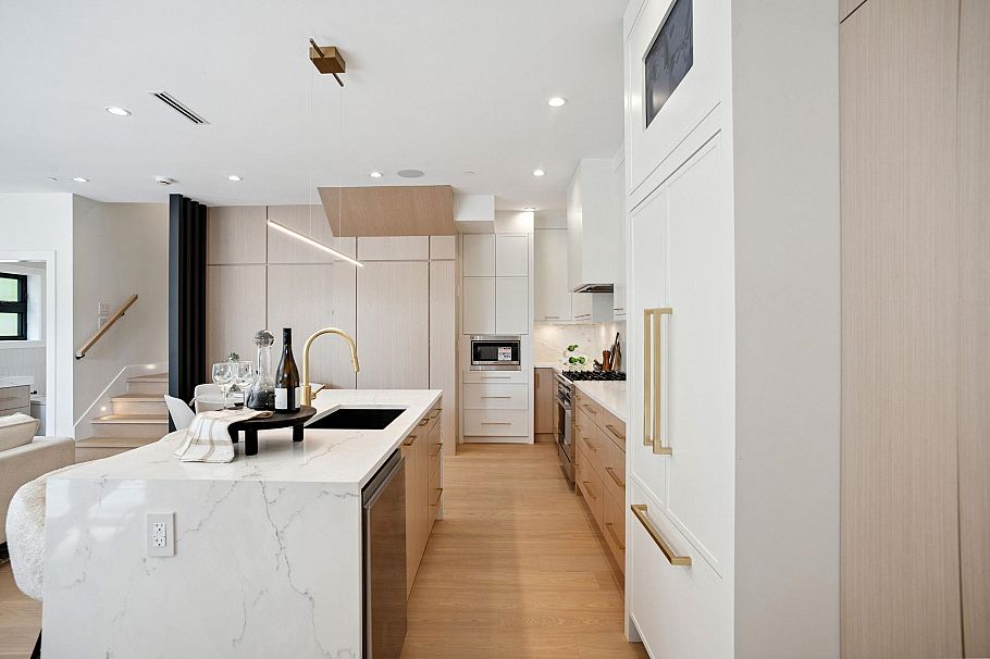 2307 E 3rd Avenue Vancouver, BC - 17