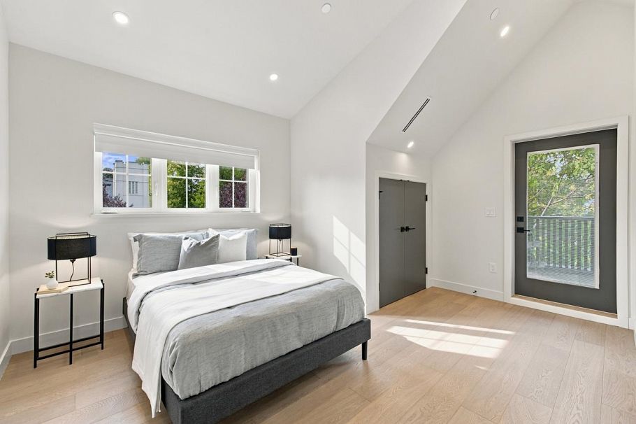 3206 E Georgia Street Vancouver, BC - 24
