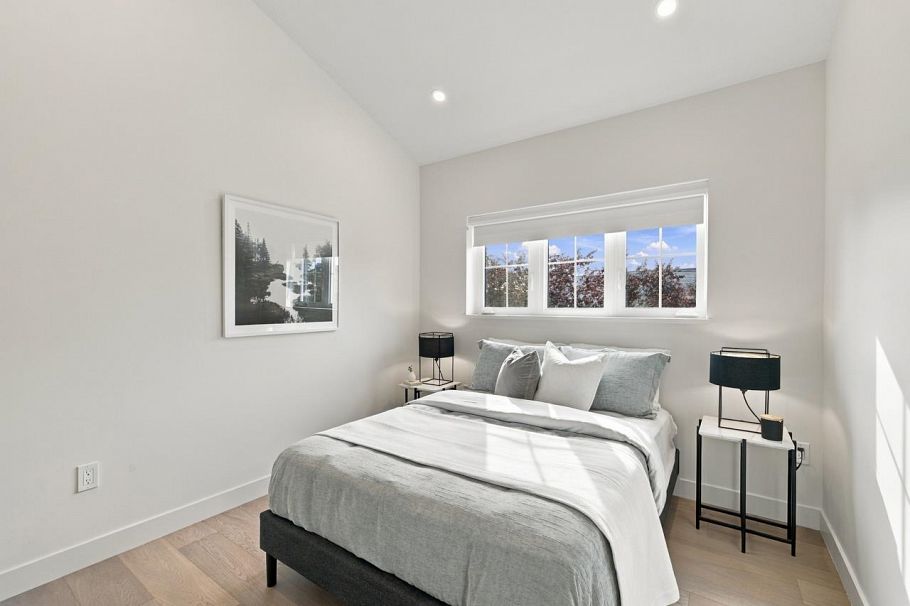 3206 E Georgia Street Vancouver, BC - 25