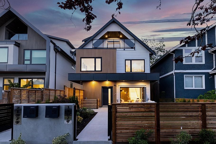 #1 1079 E 14th Avenue Vancouver, BC - 1