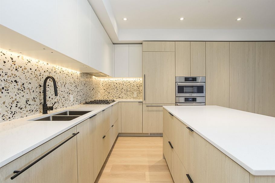 PH517 2471 St. George Street Vancouver, BC - 1