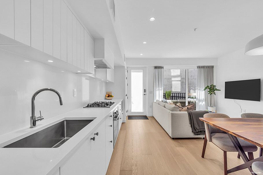 66 W King Edward Avenue Vancouver, BC - 13