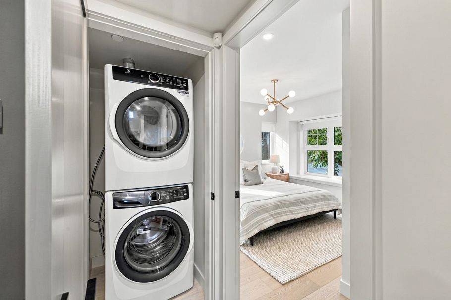 3206 E Georgia Street Vancouver, BC - 23