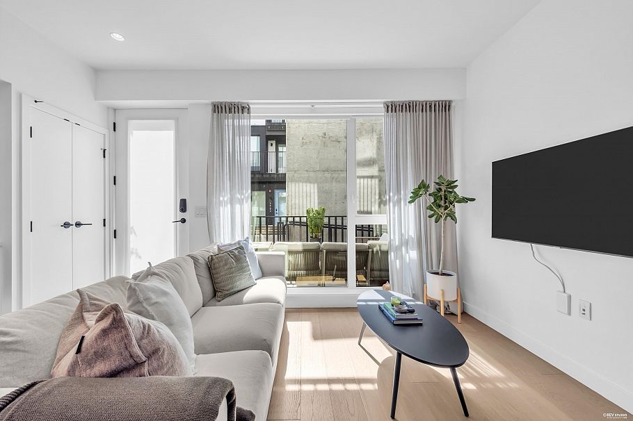 66 W King Edward Avenue Vancouver, BC - 3