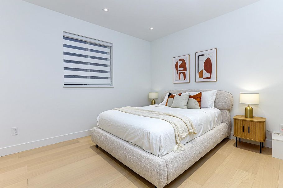 1 944 E 13 Avenue Vancouver, BC - 24
