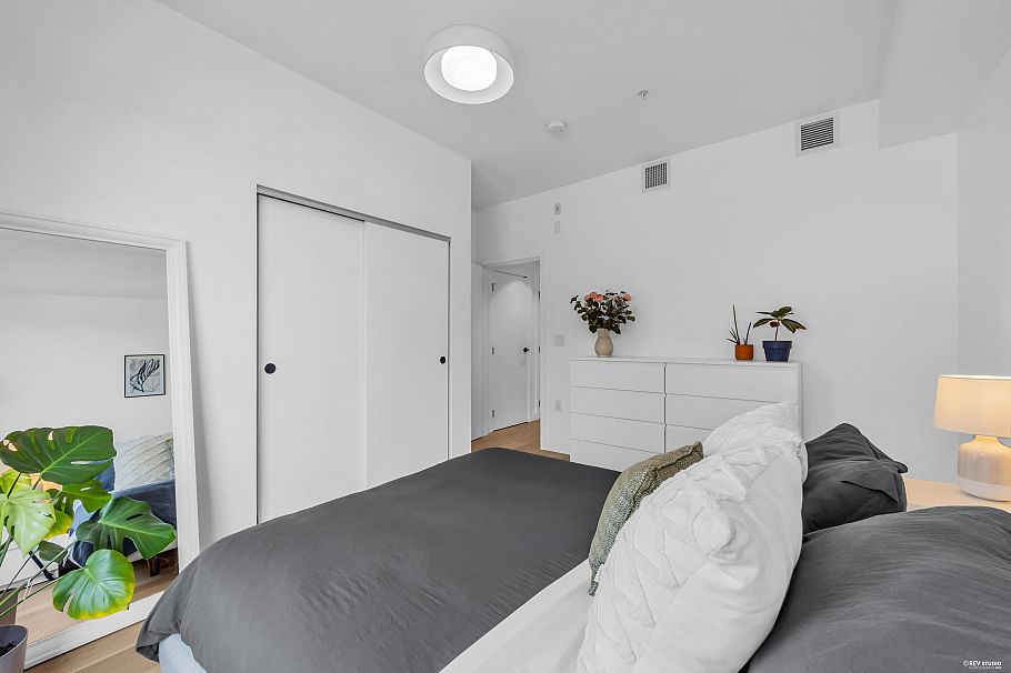 66 W King Edward Avenue Vancouver, BC - 17