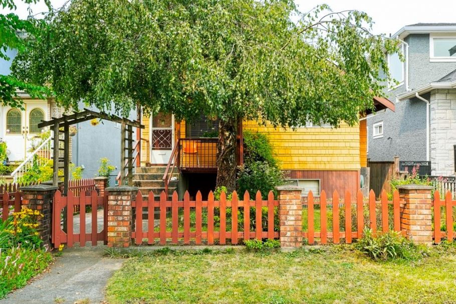 3017 E 17th Avenue Vancouver, BC - 32