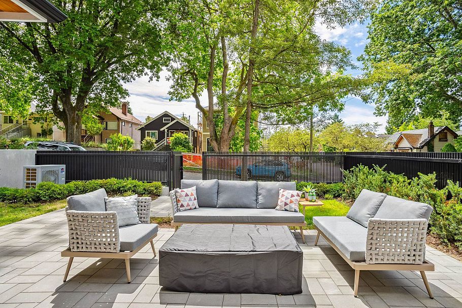 2307 E 3rd Avenue Vancouver, BC - 28