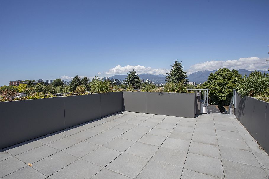 PH517 2471 St. George Street Vancouver, BC - 20