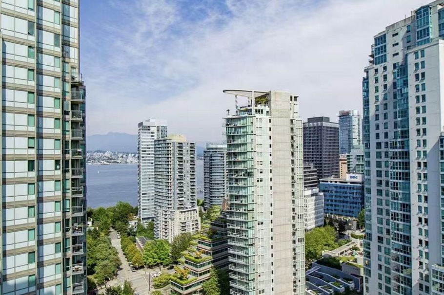 2509 1331 W Georgia Street Vancouver, BC - 1