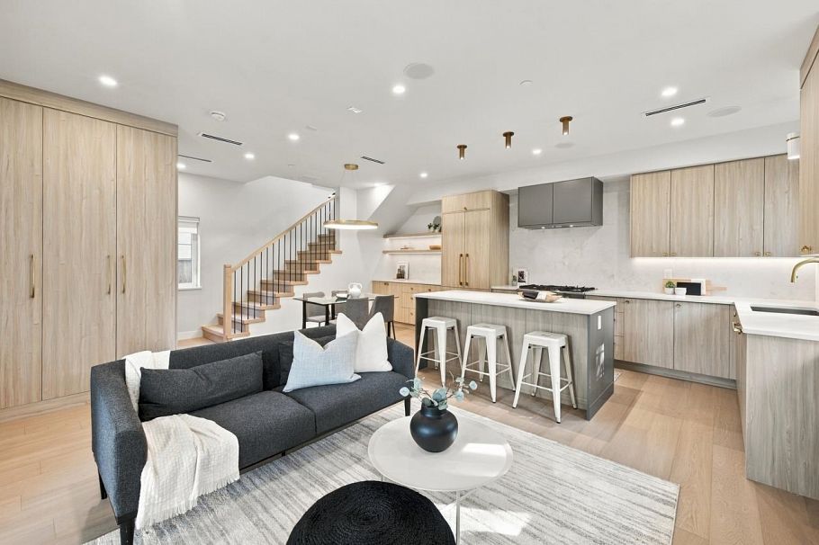 3206 E Georgia Street Vancouver, BC - 6