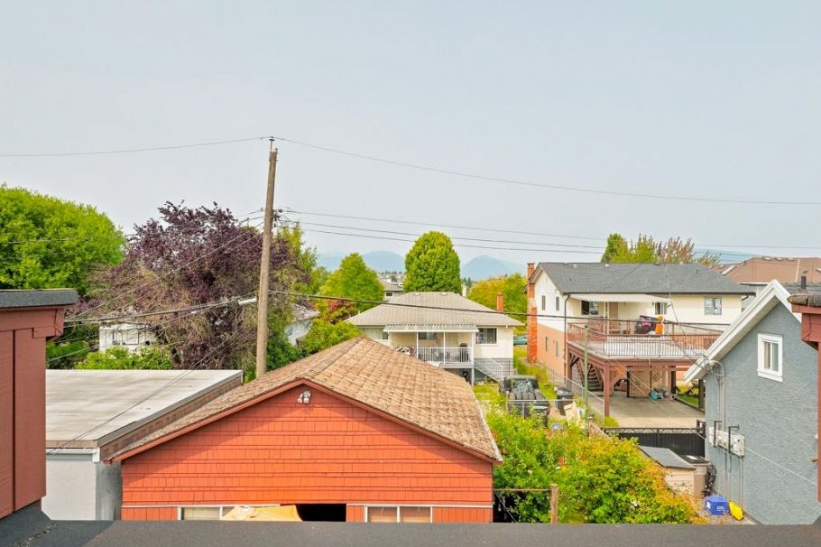 3017 E 17th Avenue Vancouver, BC - 14
