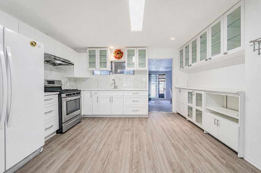 3335 Dieppe Drive Vancouver, BC - 2