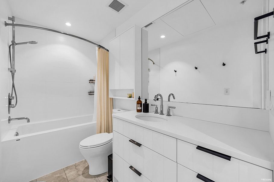 66 W King Edward Avenue Vancouver, BC - 19