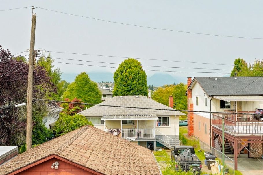 3017 E 17th Avenue Vancouver, BC - 15