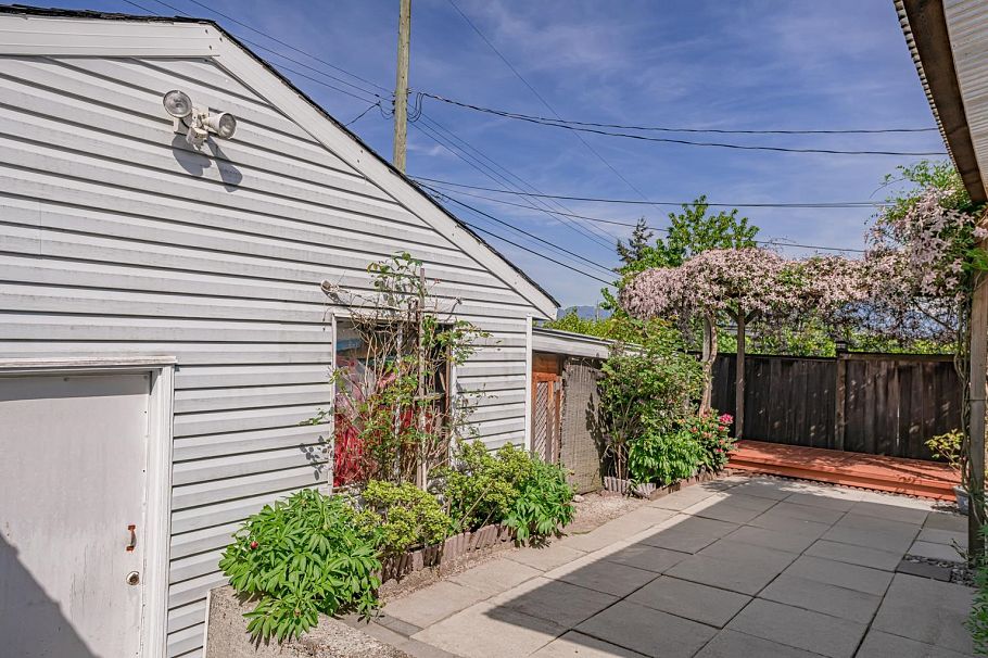3335 Dieppe Drive Vancouver, BC - 24