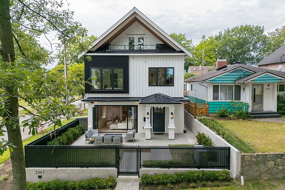 2307 E 3rd Avenue Vancouver, BC - 29