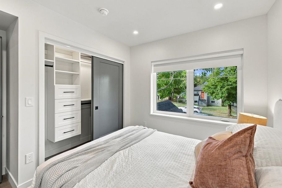 3206 E Georgia Street Vancouver, BC - 21