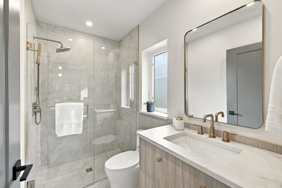 3206 E Georgia Street Vancouver, BC - 18