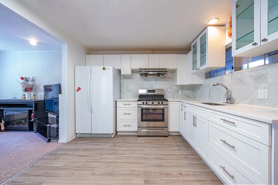 3335 Dieppe Drive Vancouver, BC - 3