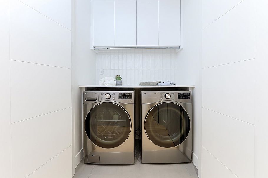 1 944 E 13 Avenue Vancouver, BC - 3