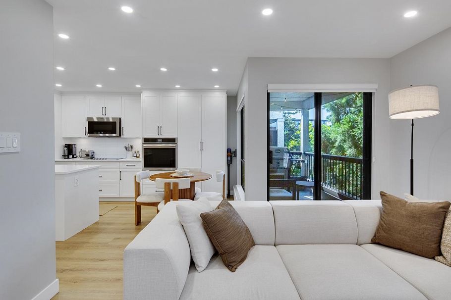 303 1877 W 5th Avenue Vancouver, BC - 2