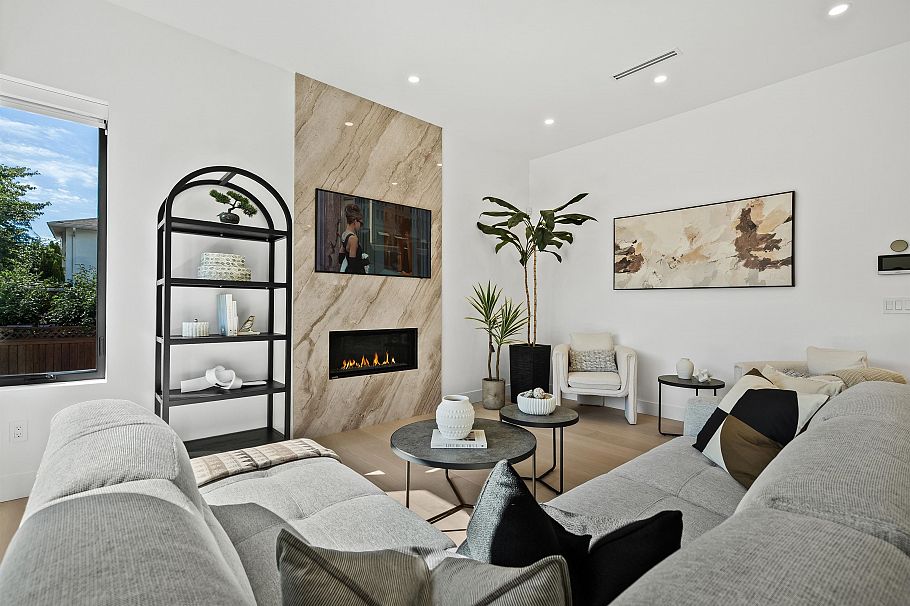 1605 E 21st Avenue Vancouver, BC - 3