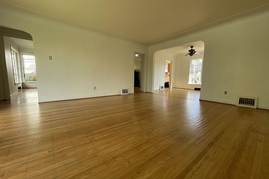 2772 E 5th Avenue Vancouver, BC - 9