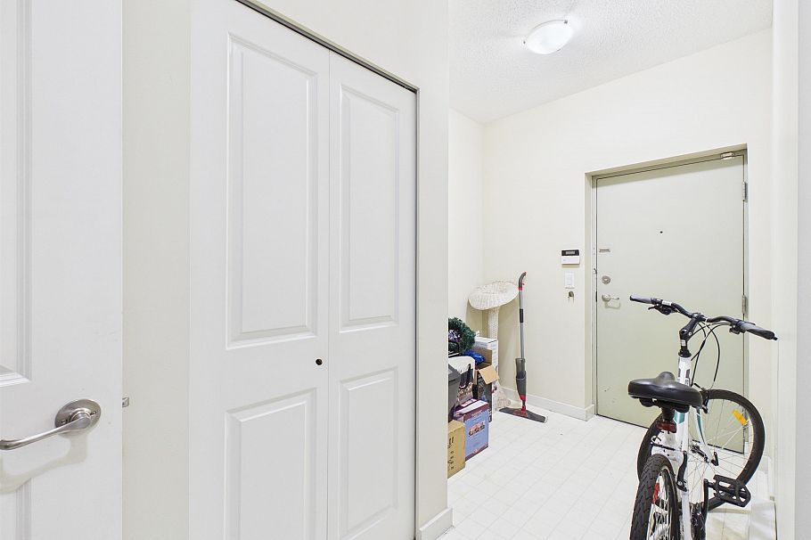 6222 Logan Lane Vancouver, BC - 4