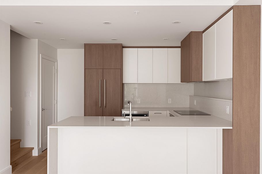 207 378 W 45th Avenue Vancouver, BC - 1