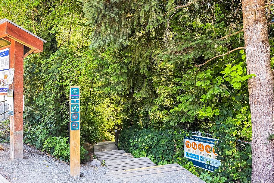 1750 Dempsey Road North Vancouver, BC - 39