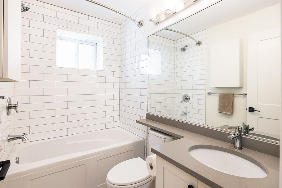 1750 Dempsey Road North Vancouver, BC - 24