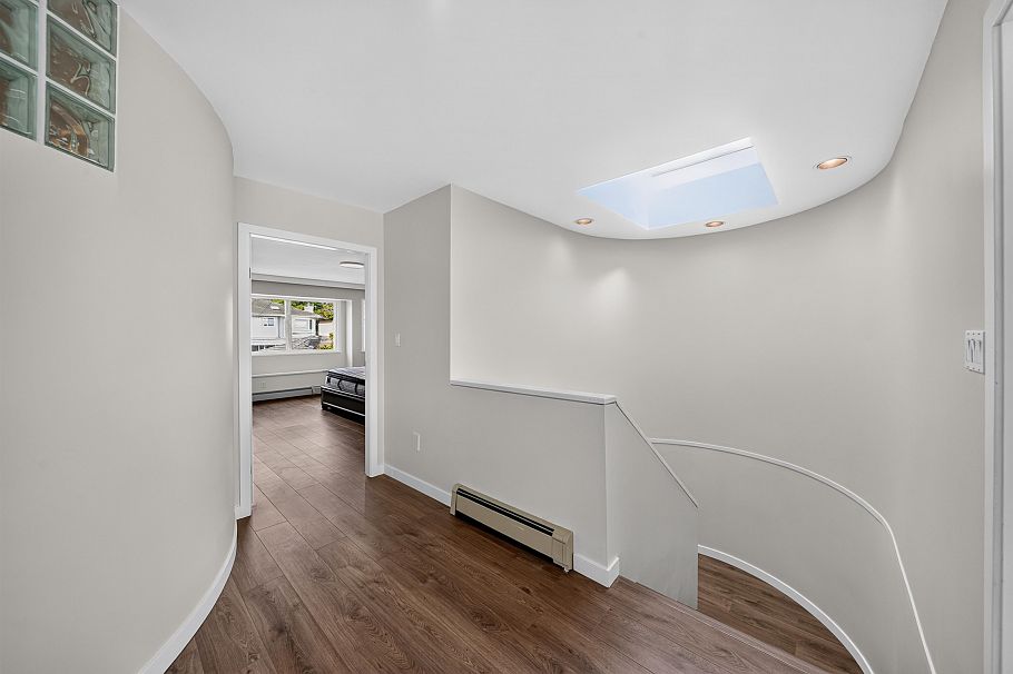 5483 Columbia Street Vancouver, BC - 24