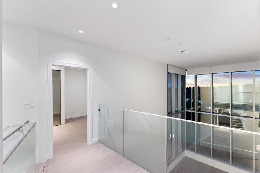 2406 1500 Fern Street North Vancouver, BC - 18