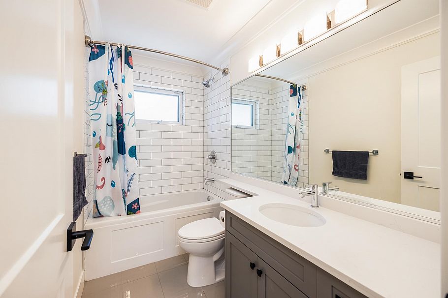 1750 Dempsey Road North Vancouver, BC - 17
