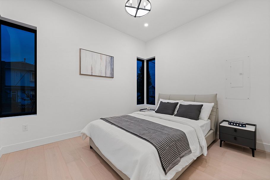 1605 E 21st Avenue Vancouver, BC - 23