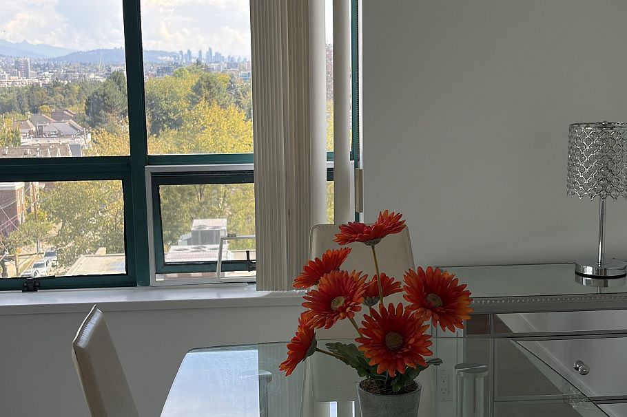 803 1438 W 7th Avenue Vancouver, BC - 7