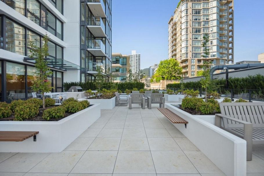 1004 135 E 13th Street North Vancouver, BC - 24