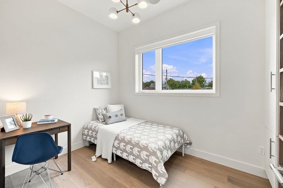 2 2509 Kitchener Street Vancouver, BC - 23