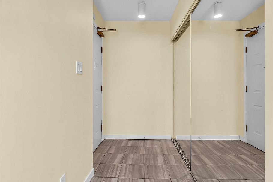 204 876 W 16th Avenue Vancouver, BC - 20