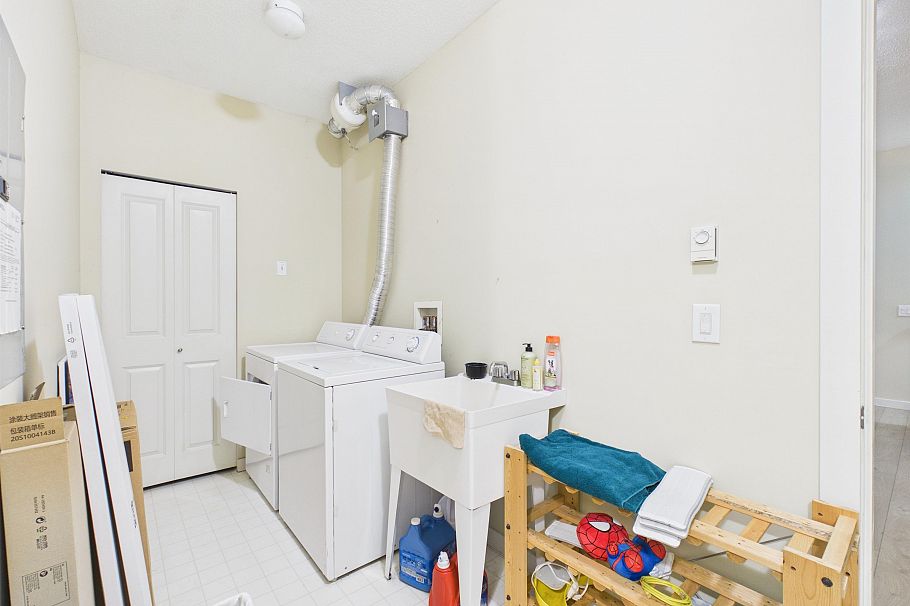 6222 Logan Lane Vancouver, BC - 5