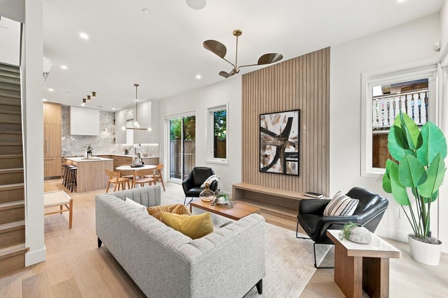 2 2509 Kitchener Street Vancouver, BC - 2