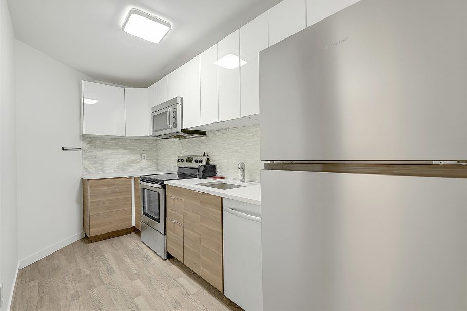 208 1106 Pacific St Street Vancouver, BC - 3