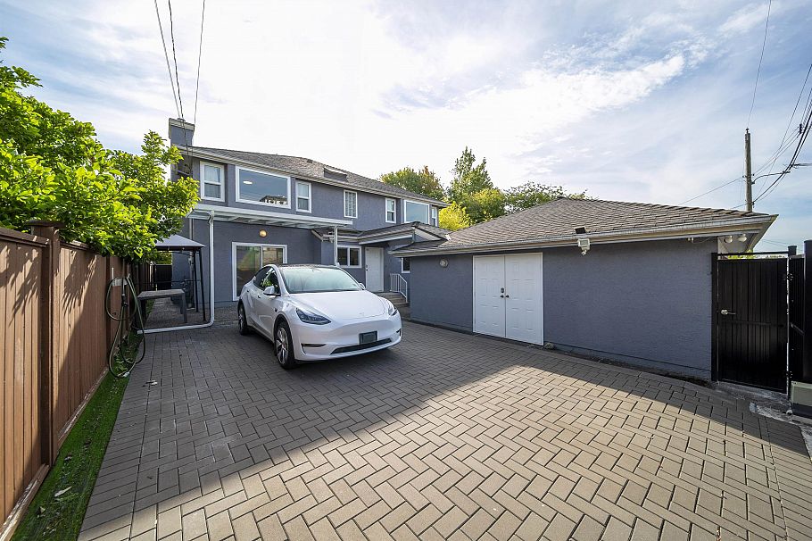 5483 Columbia Street Vancouver, BC - 4