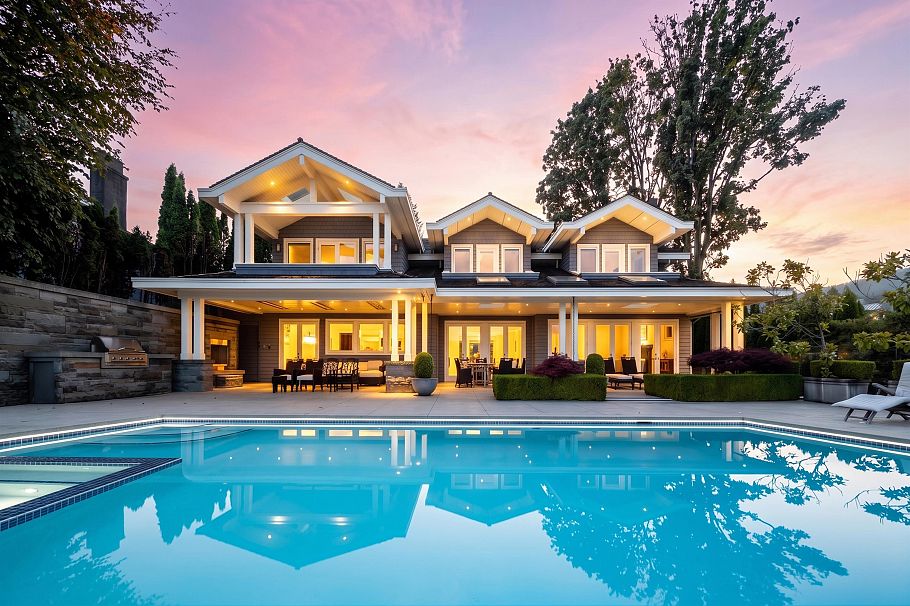 791 Beachview Drive North Vancouver, BC - 2