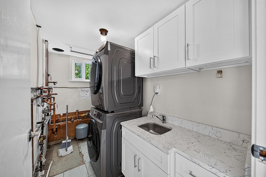 5483 Columbia Street Vancouver, BC - 14