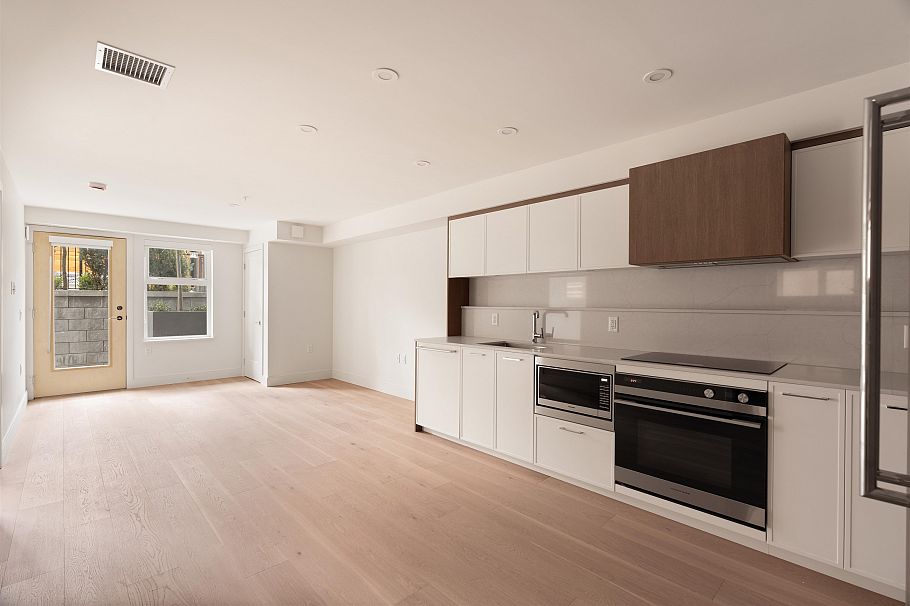 108 378 W 45th Avenue Vancouver, BC - 1
