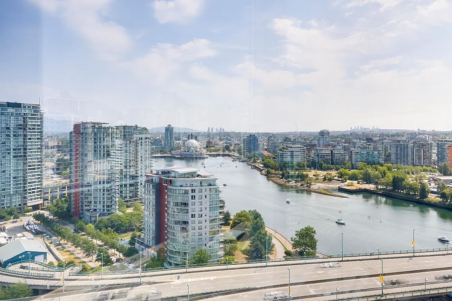 2802 1033 Marinaside Crescent Vancouver, BC - 1