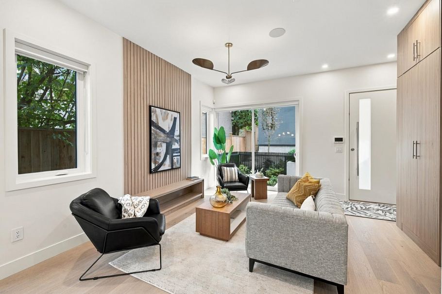 2 2509 Kitchener Street Vancouver, BC - 5
