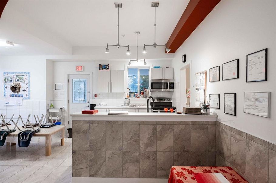 4355 Granville Street Vancouver, BC - 11